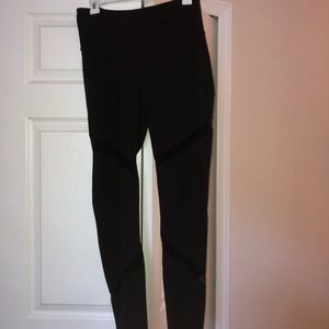 Old Navy Active Mesh Detail Legging